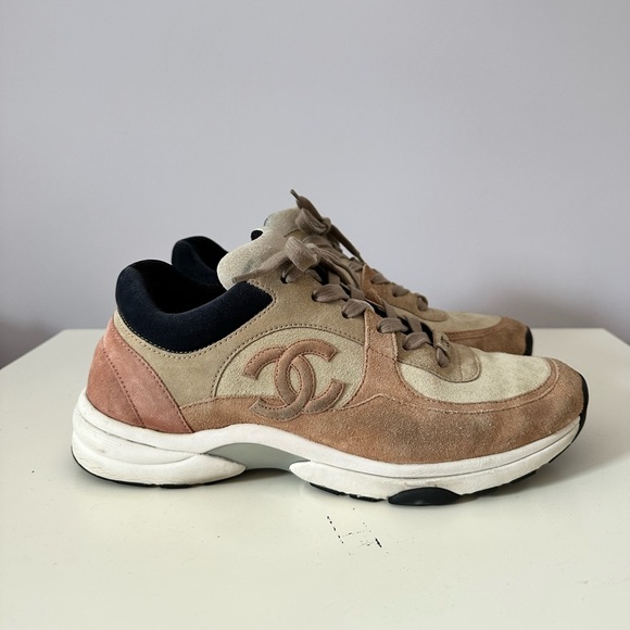 Chanel Pink and Tan Suede CC Sneakers size. 40.5 - Picture 1 of 7